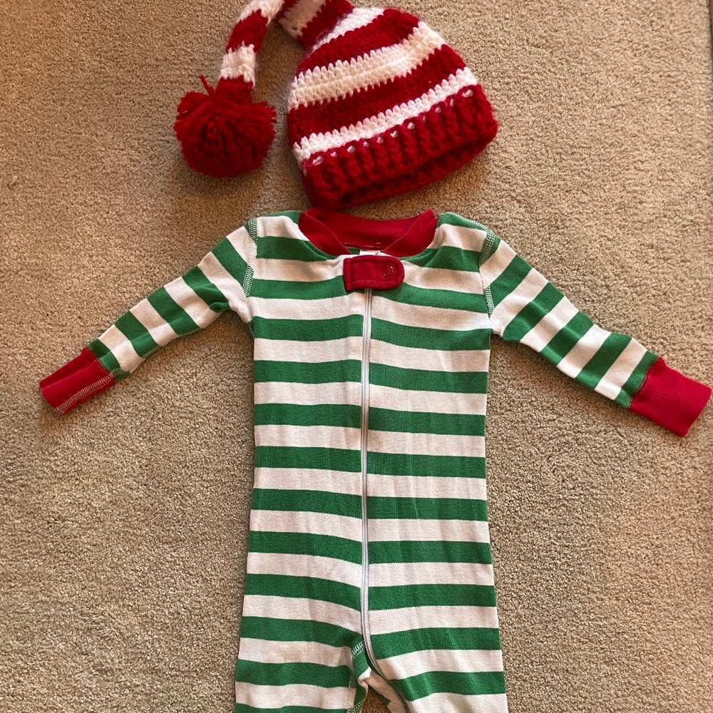 Hanna Andersson Green Striped zip up Christmas pajamas & Hat